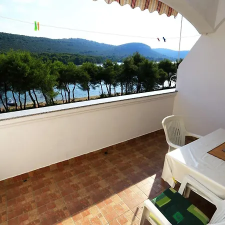 Apartment By The Sea Cove Mala Lamjana, Ugljan - 8461