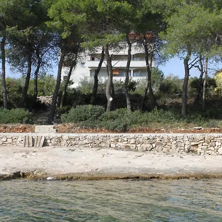 Apartment By The Sea Cove Mala Lamjana, Ugljan - 8461 Kali