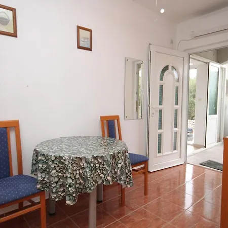 Apartment By The Sea Cove Mala Lamjana, Ugljan - 8461 Kali