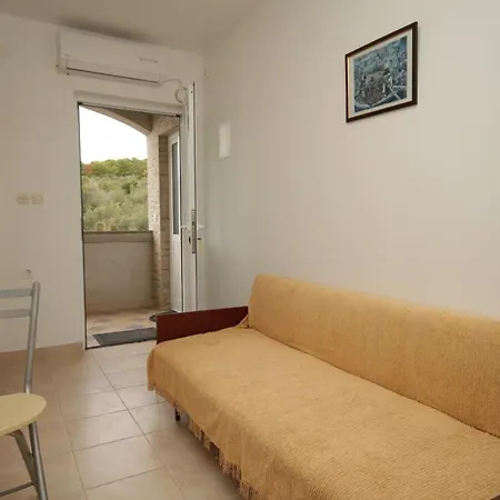 Apartment By The Sea Cove Mala Lamjana, Ugljan - 8461