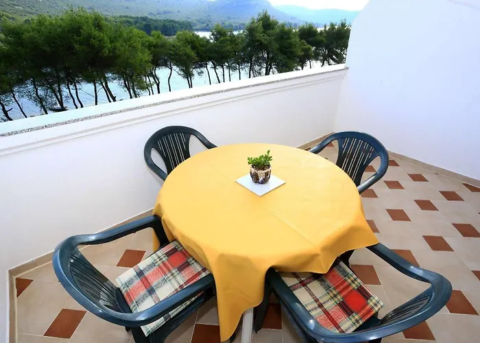 Apartman By The Sea Cove Mala Lamjana, Ugljan - 8461 *